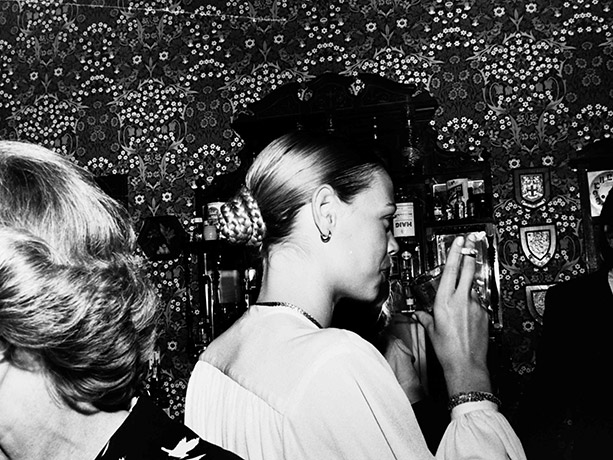 Lucrecia Plat - Cocktail para Regine de París